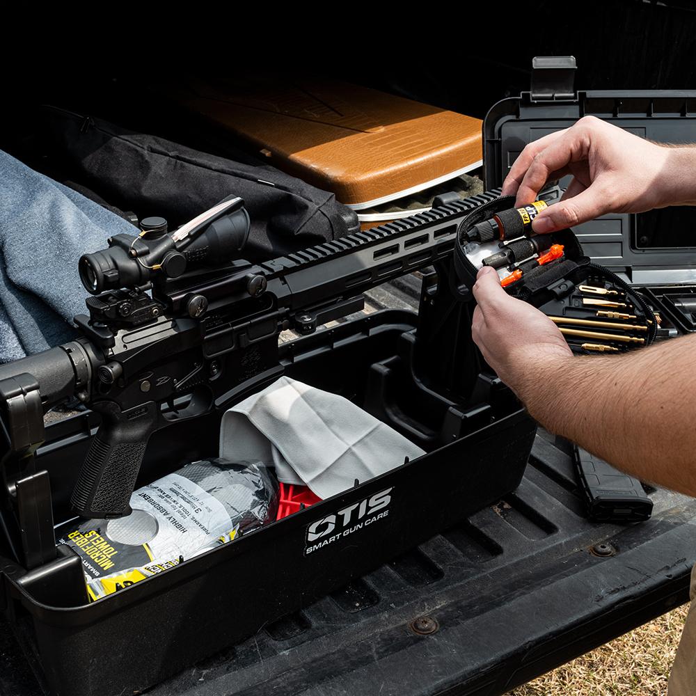 Caisse avec kits de nettoyage Otis AR Elite pour stand de tir