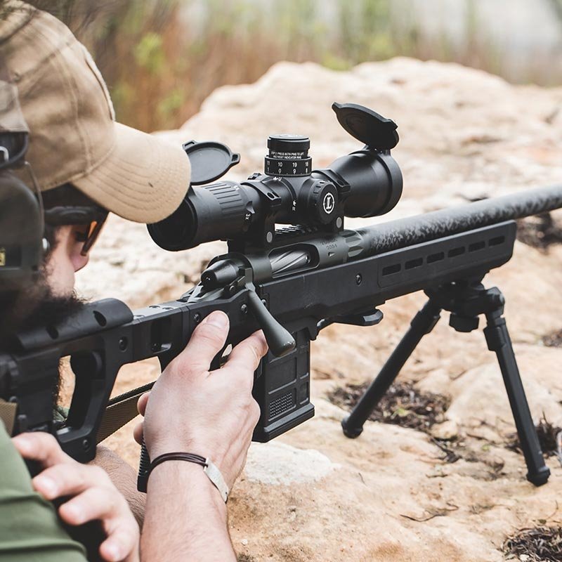 Châssis Hunter Pro Magpul à crosse fixe pour Remington 700 Short Action avec chargeur