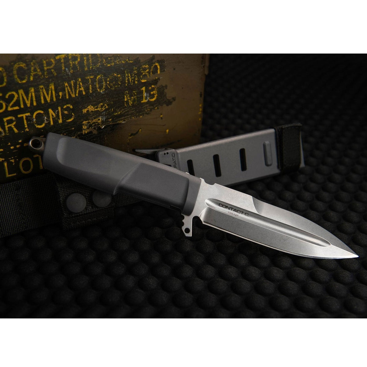 Couteau à lame fixe Extrema Ratio Contact C acier N690 lame 128 mm pointe lance