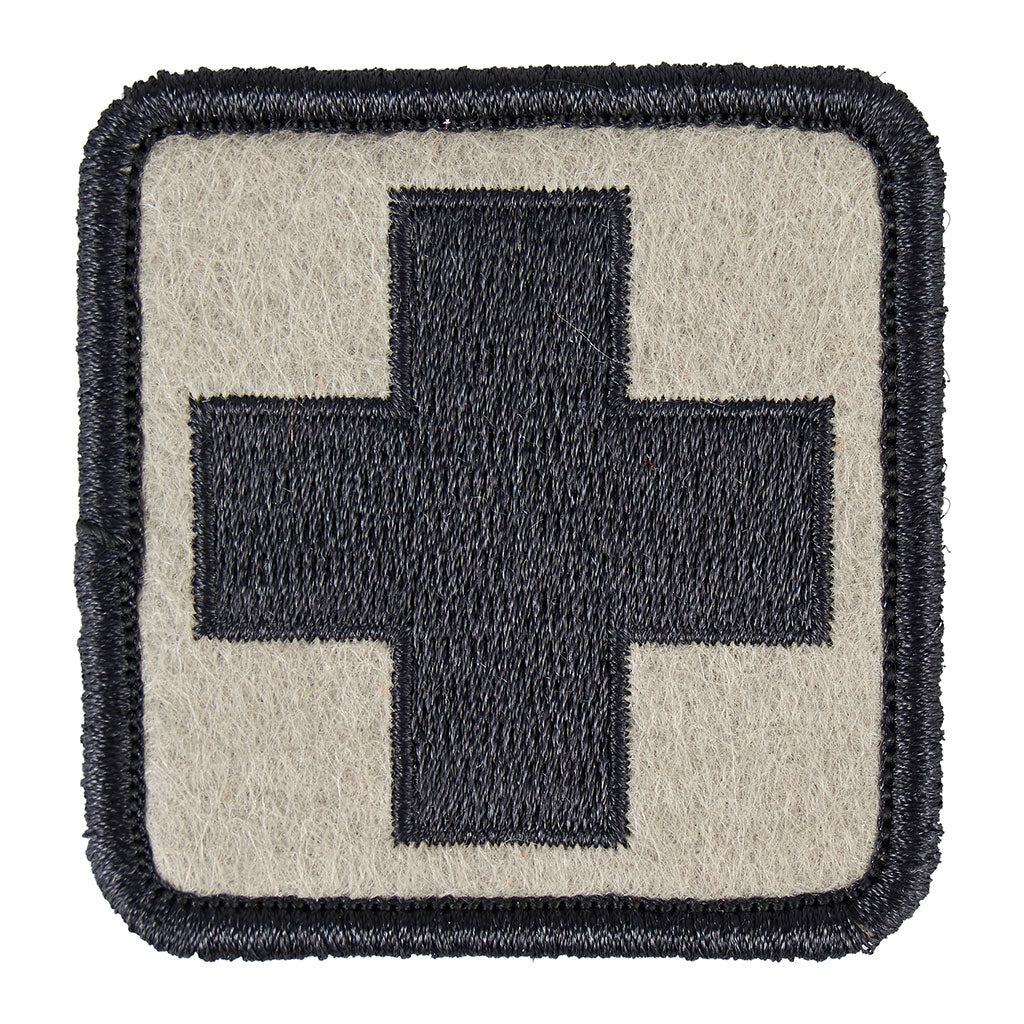 Écusson brodé Ares à croix médicale basse visibilité 5 x 5 cm à dos auto-agrippant