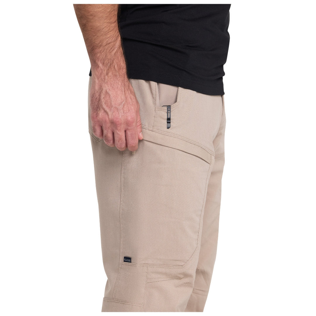 Pantalon Apex 5.11 Tactical toile Flex-Tac dix poches coupe droite et gousset d'aisance