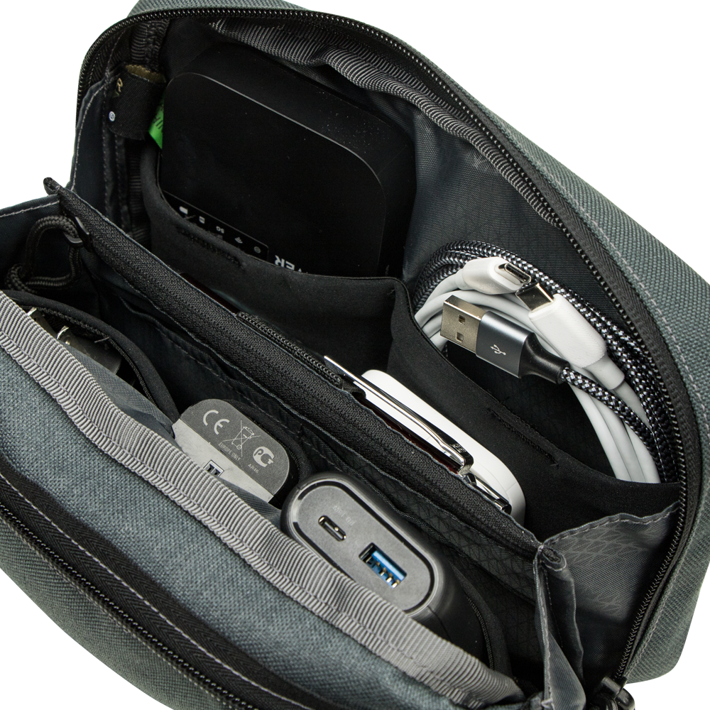 Pochette EDC Condor Tech Pouch 13 x 22 cm rangement des câbles et chargeurs