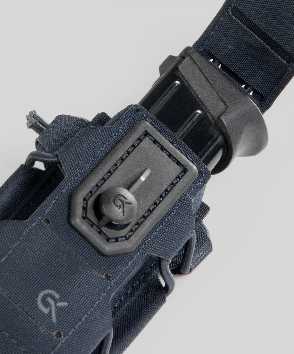 Porte-chargeur 9 mm GK Dutycall sur platine MOLLE en deux finitions