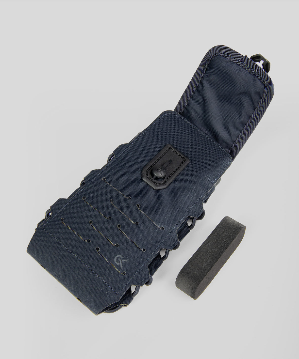 Porte-téléphone GK Dutycall à rabat sur platine MOLLE en deux finitions
