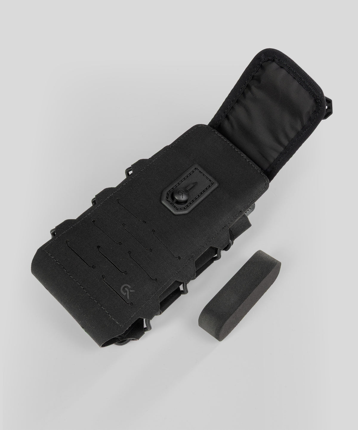 Porte-téléphone GK Dutycall à rabat sur platine MOLLE en deux finitions