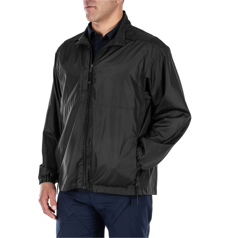 Veste compressible 5.11 Tactical anti-UV UPF40 rangée dans sa propre pochette