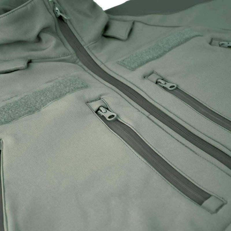 Veste softshell Mil-Tec Tactical Plus laminé trois couches colonne 8000 mm avec boucles pouces et compartiments protection