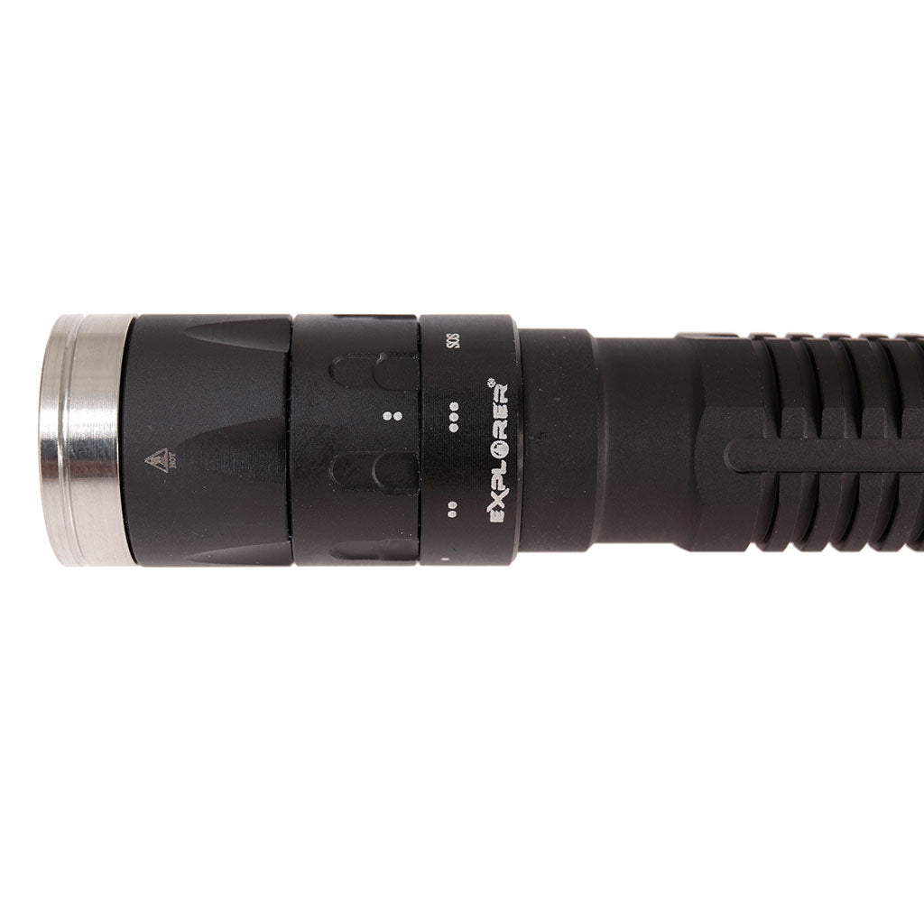 Lampe tactique Ares 200 lumens étanche IPX-8 en aluminium de 69,5 grammes sur 2 piles AA