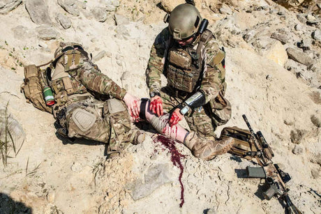 Comment constituer une trousse de secours militaire ?