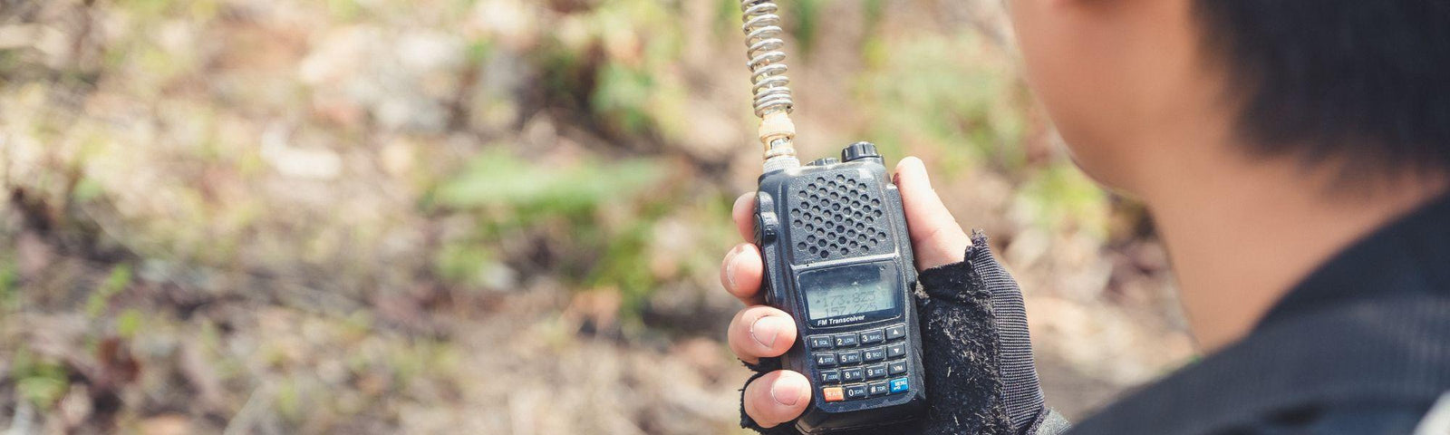 Comment utiliser l'alphabet phonétique militaire pour améliorer la clarté de communication ?