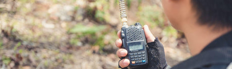 Comment utiliser l'alphabet phonétique militaire pour améliorer la clarté de communication ?