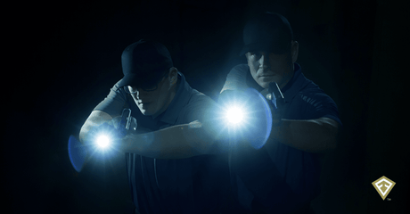 Test de produit pour la police: la lampe Small Duty de First Tactical