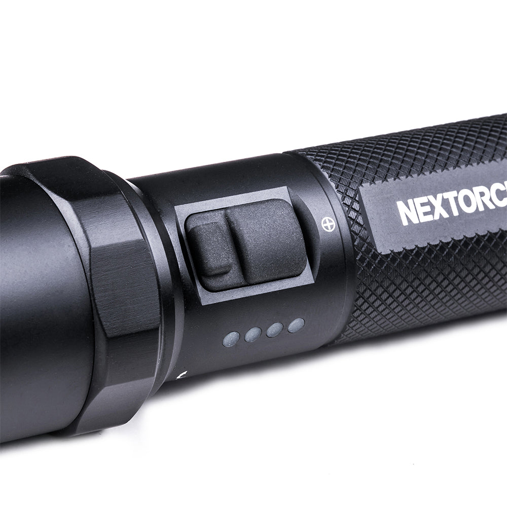 Lampe torche Nextorch P84B 3 700 lumens portée 370 m IPX7 en alliage d'aluminium de qualité