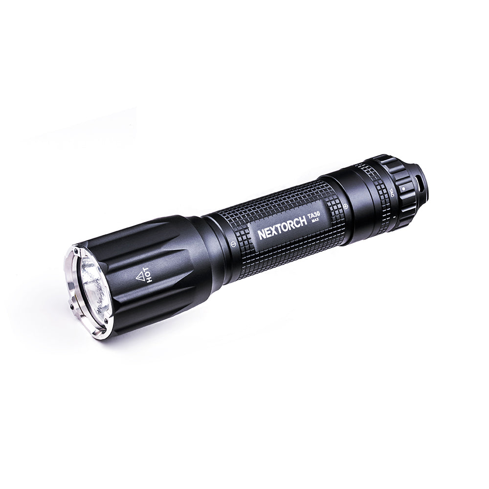 Lampe tactique Nextorch TA30 MAX 2 100 lumens portée 250 m IPX8 en alliage d'aluminium de qualité
