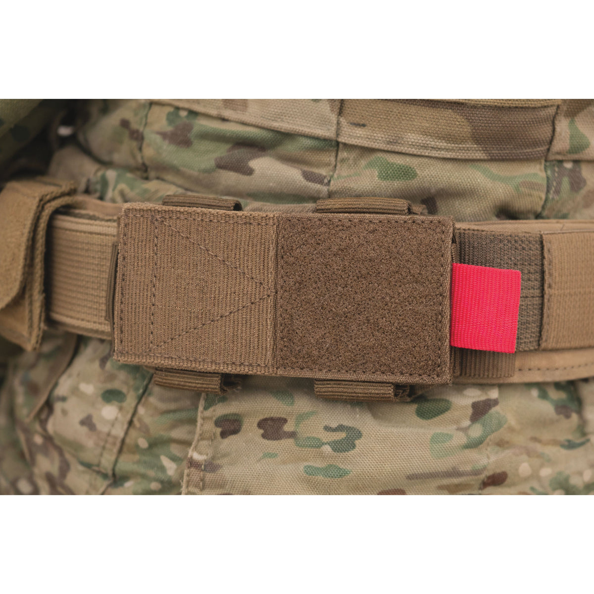 Porte-garrot en polyester attaches MOLLE et passant de ceinturon