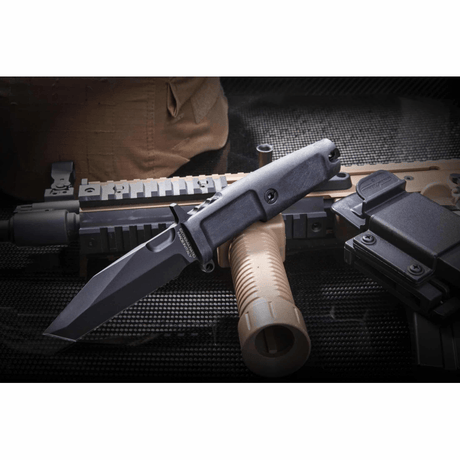 Couteau à lame fixe Extrema Ratio Fulcrum C FH tanto acier N690 lame 110 mm manche long