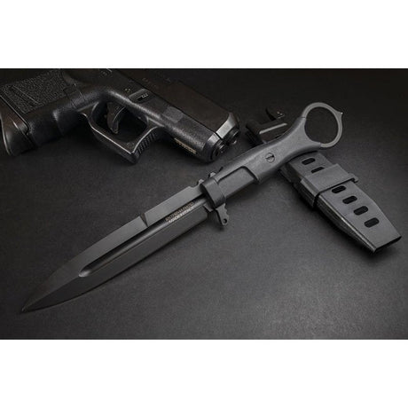 Couteau à lame fixe Extrema Ratio Misericordia acier N690 lame 118 mm pointe lance anneau de doigt