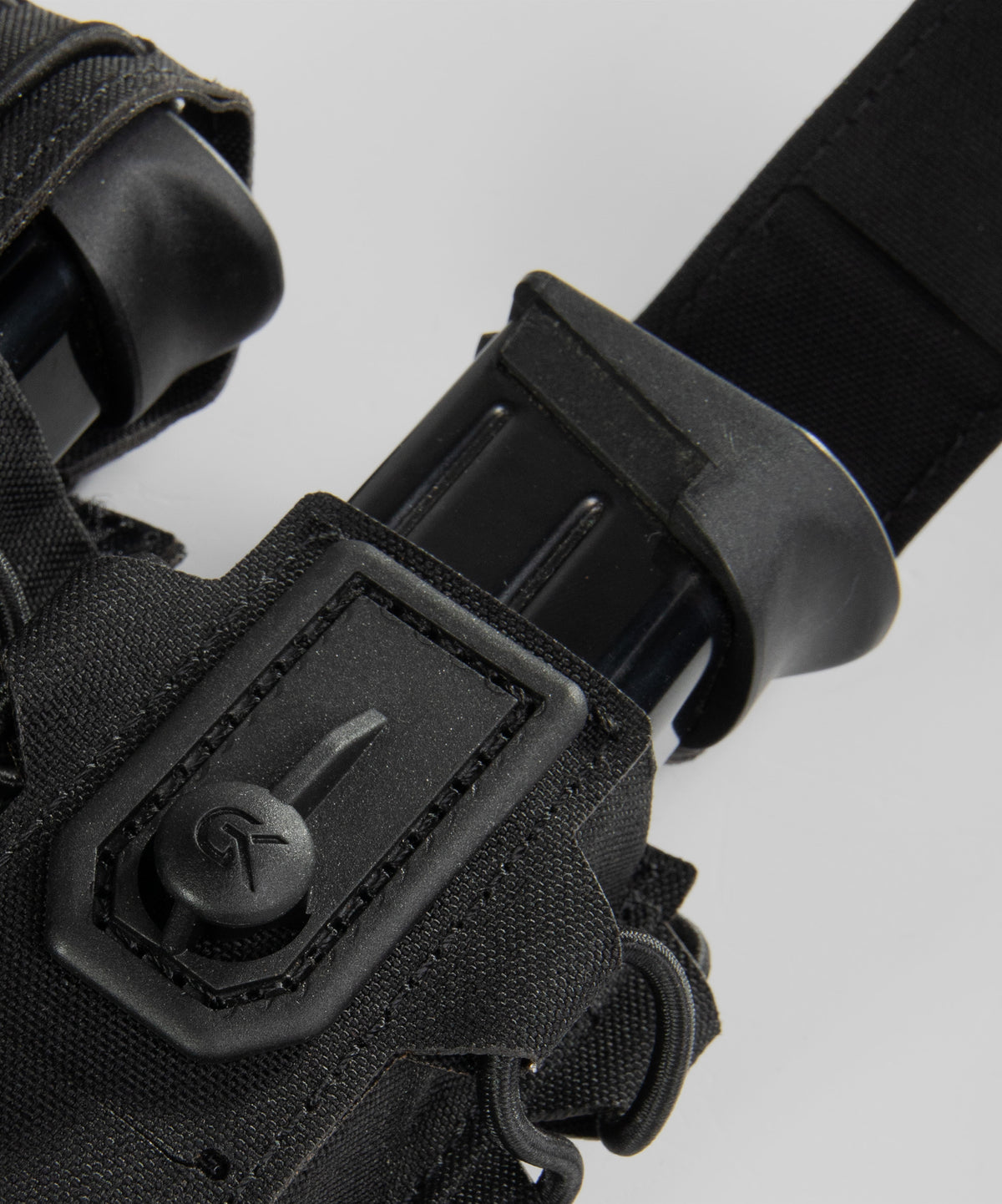 Double porte-chargeur 9 mm GK Dutycall côte à côte sur platine MOLLE