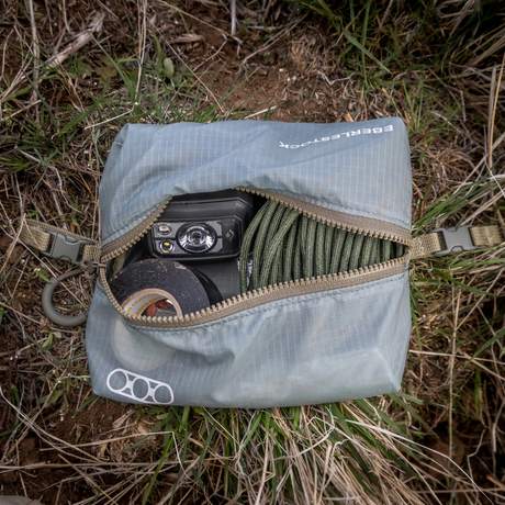 Poche de rangement tactique Eberlestock Hangar Zip moyen modèle semi-transparente à suspendre