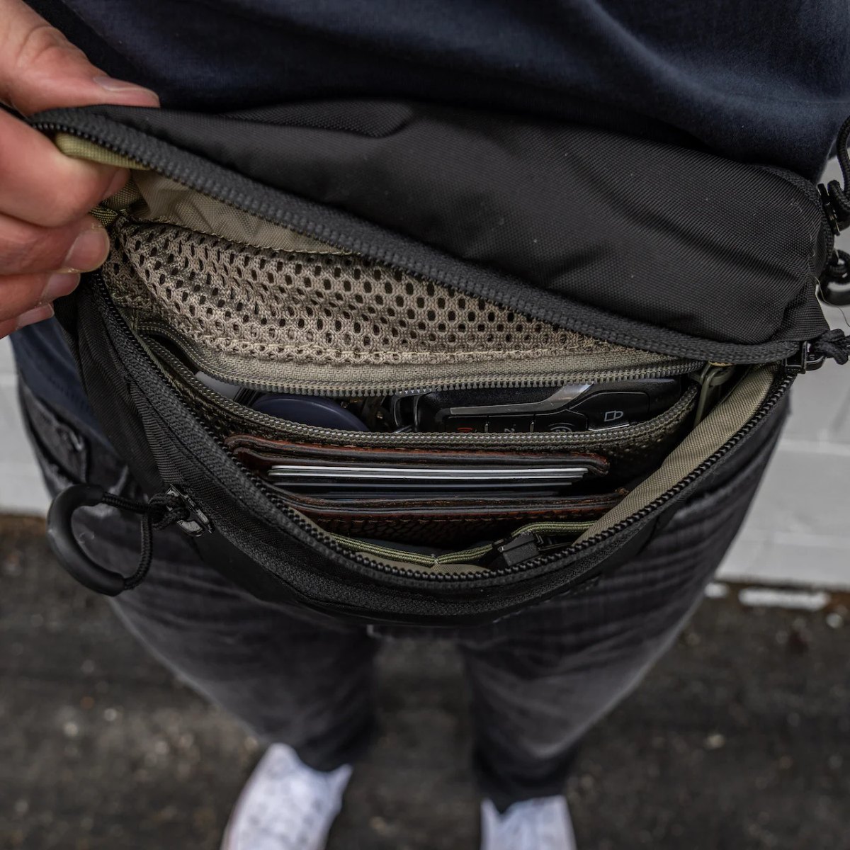 Sacoche EDC tactique Eberlestock Bando Bag banane et bandoulière à poche dissimulée