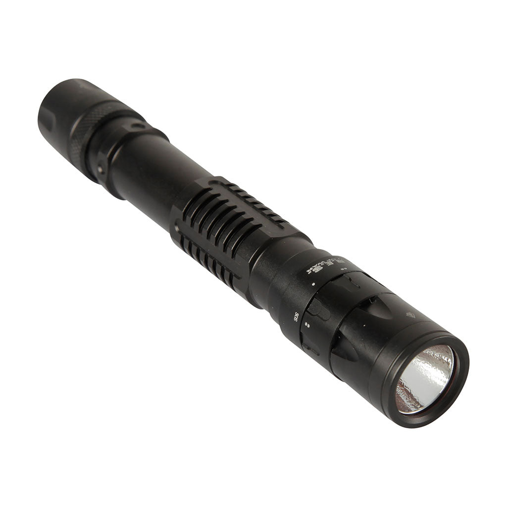 Lampe tactique Ares 200 lumens étanche IPX-8 en aluminium de 69,5 grammes sur 2 piles AA