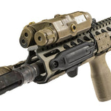 Plaque de montage M-LOK Magpul pour interrupteur à bande Insight PEQ en polymère