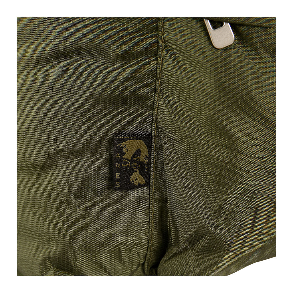 Sac à dos pliable Ares 25 L en nylon Ripstop rangé dans sa pochette intégrée