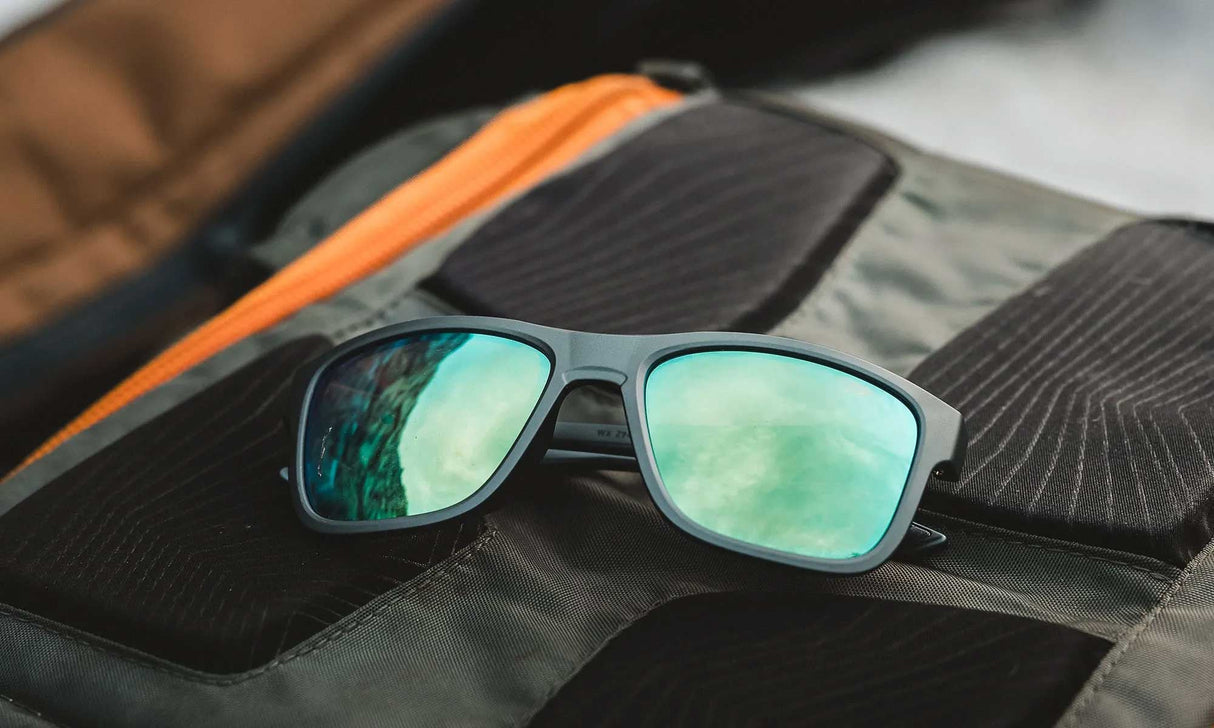 Lunettes de protection Wiley X WX Ovation ANSI Z87.1 verres polarisés Captivate miroir gris graphite